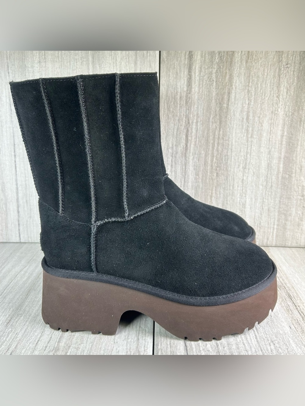NEW UGG Classic Twin Seam New Heights Black Suede Platform Boots Women’s Size 10
